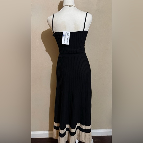 Olivaceous Robbie Maxi Dress-Black/Khaki
Spaghetti Straps SZ Small NWT - Picture 5 of 13